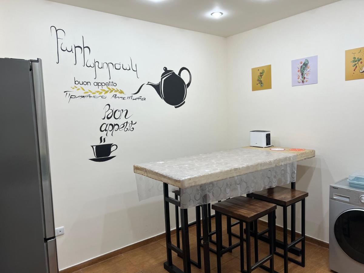 Arevahostel&Apartment Yerevan Ngoại thất bức ảnh