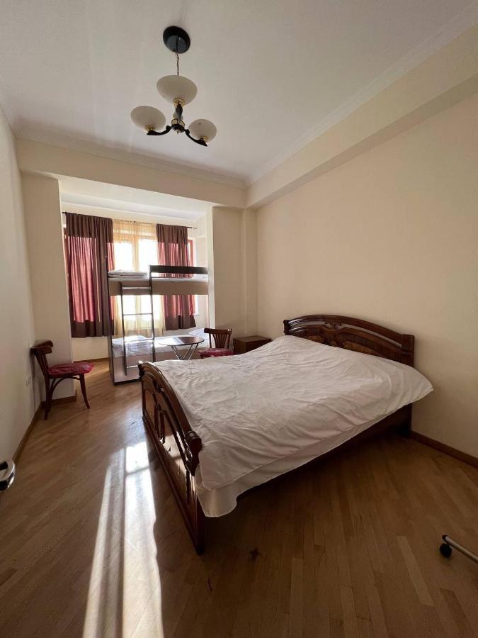 Arevahostel&Apartment Yerevan Ngoại thất bức ảnh