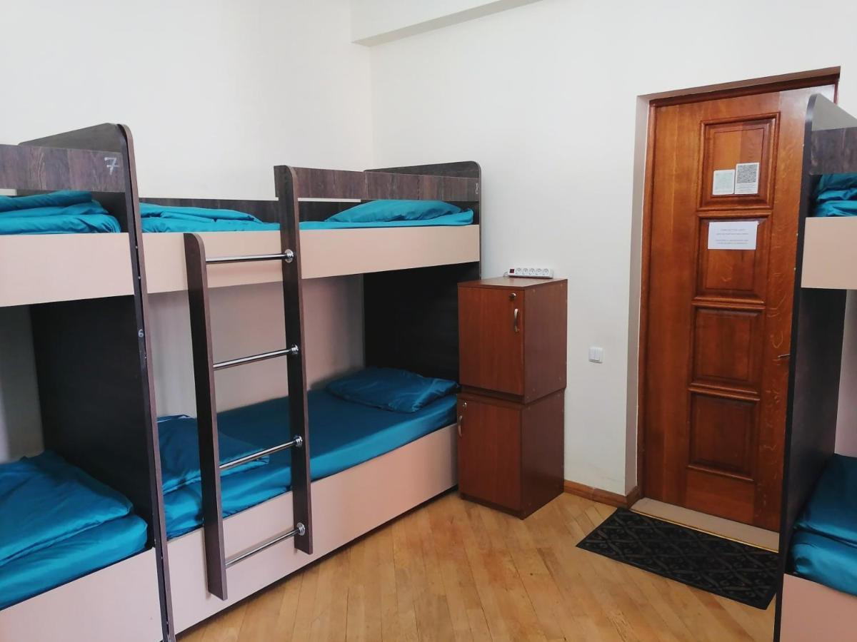 Arevahostel&Apartment Yerevan Ngoại thất bức ảnh