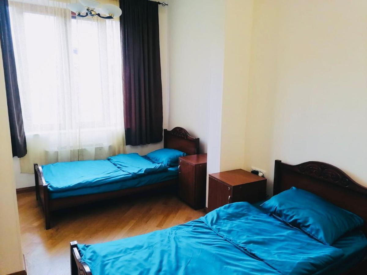 Arevahostel&Apartment Yerevan Ngoại thất bức ảnh