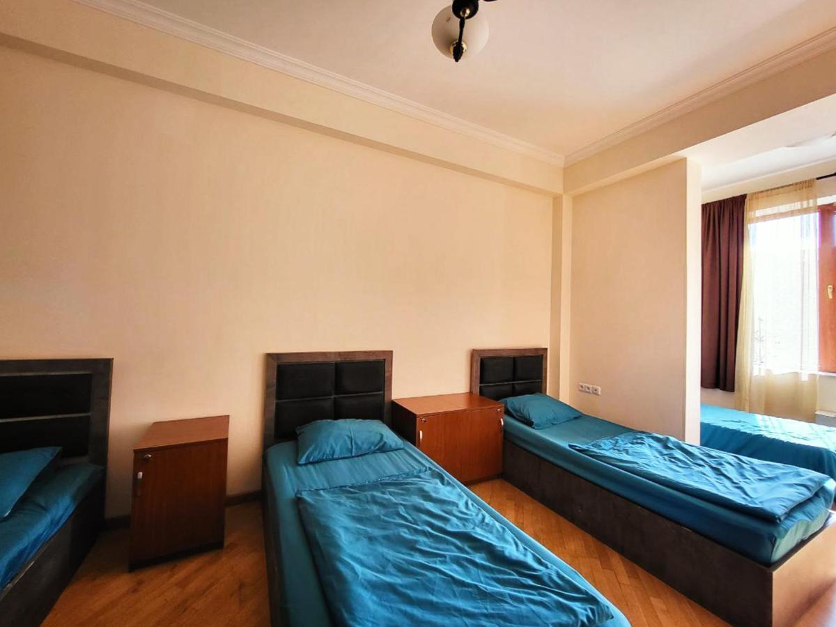Arevahostel&Apartment Yerevan Ngoại thất bức ảnh